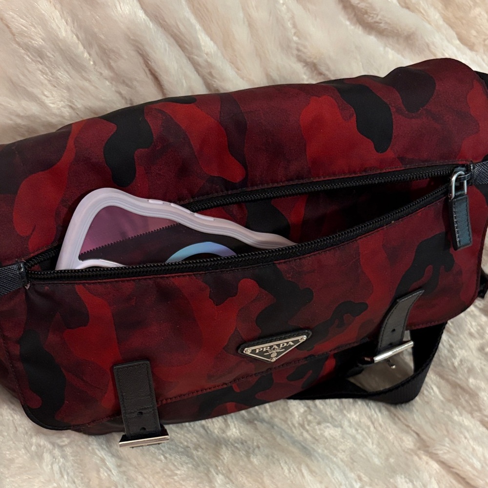 Prada Men's Camouflage Red and Black Messenger Bag - Picture 4 of 16